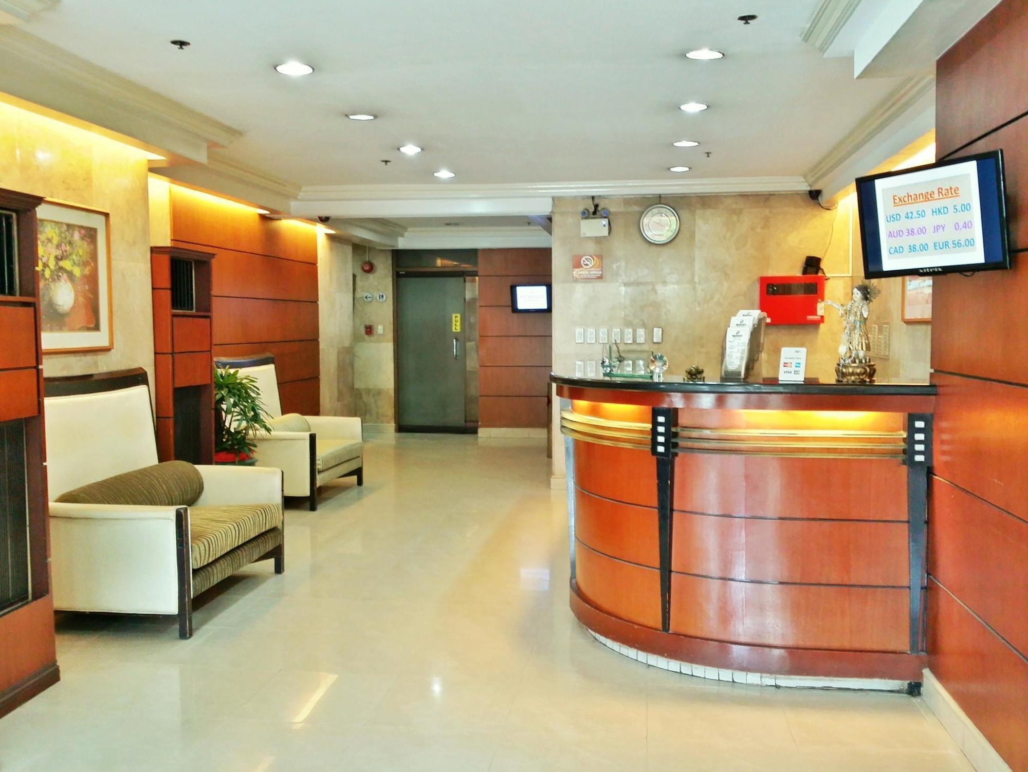 Richville Hotel Mandaluyong Esterno foto
