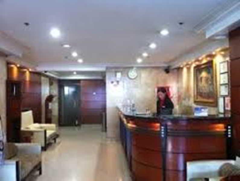 Richville Hotel Mandaluyong Esterno foto