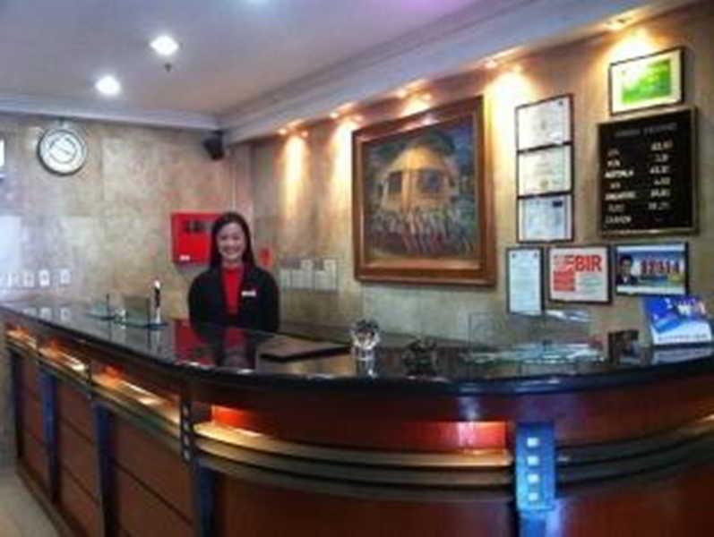 Richville Hotel Mandaluyong Esterno foto